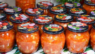Очень вкусный овощной салат с фасолью на зиму