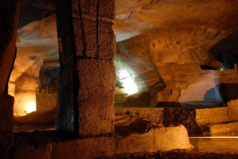Тайны пещерного царства священной горы Хуашань