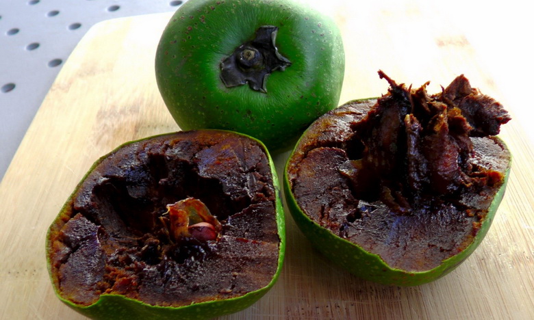 Сапота — чёрный фрукт со вкусом шоколада