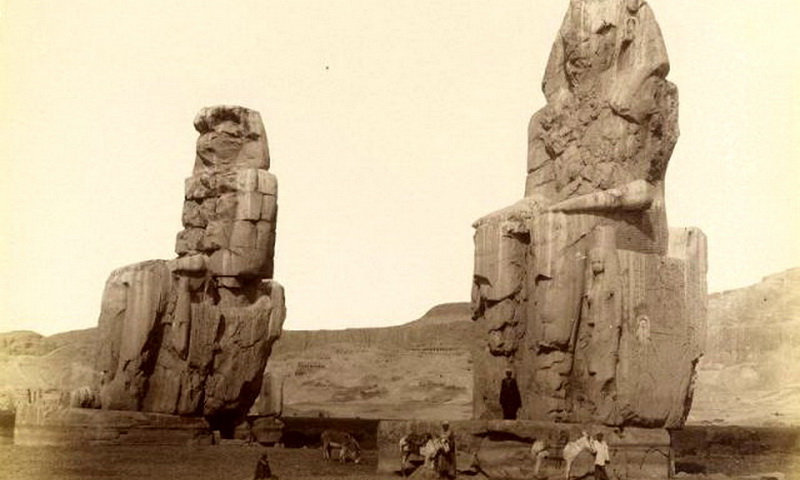 Поющие Колоссы Мемнона в Египте