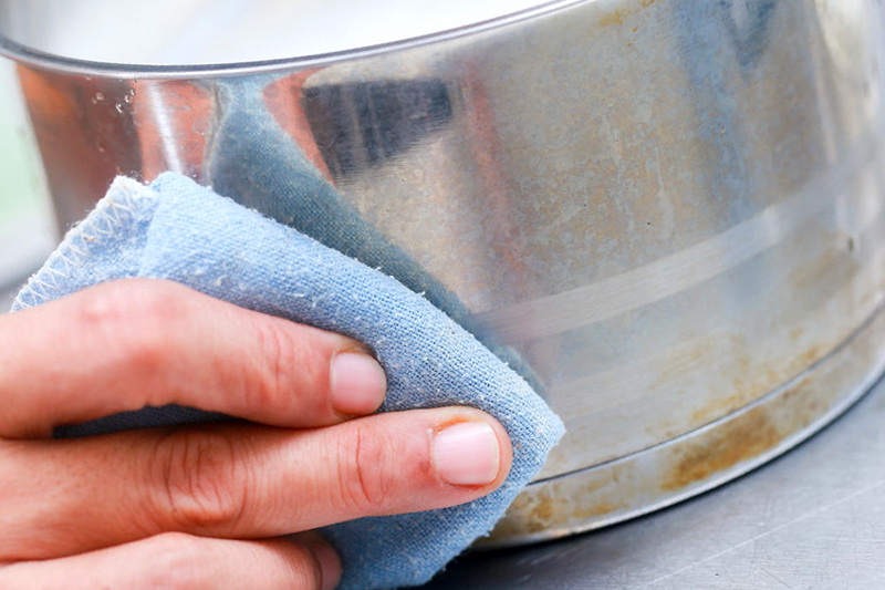 Как очистить алюминиевую посуду