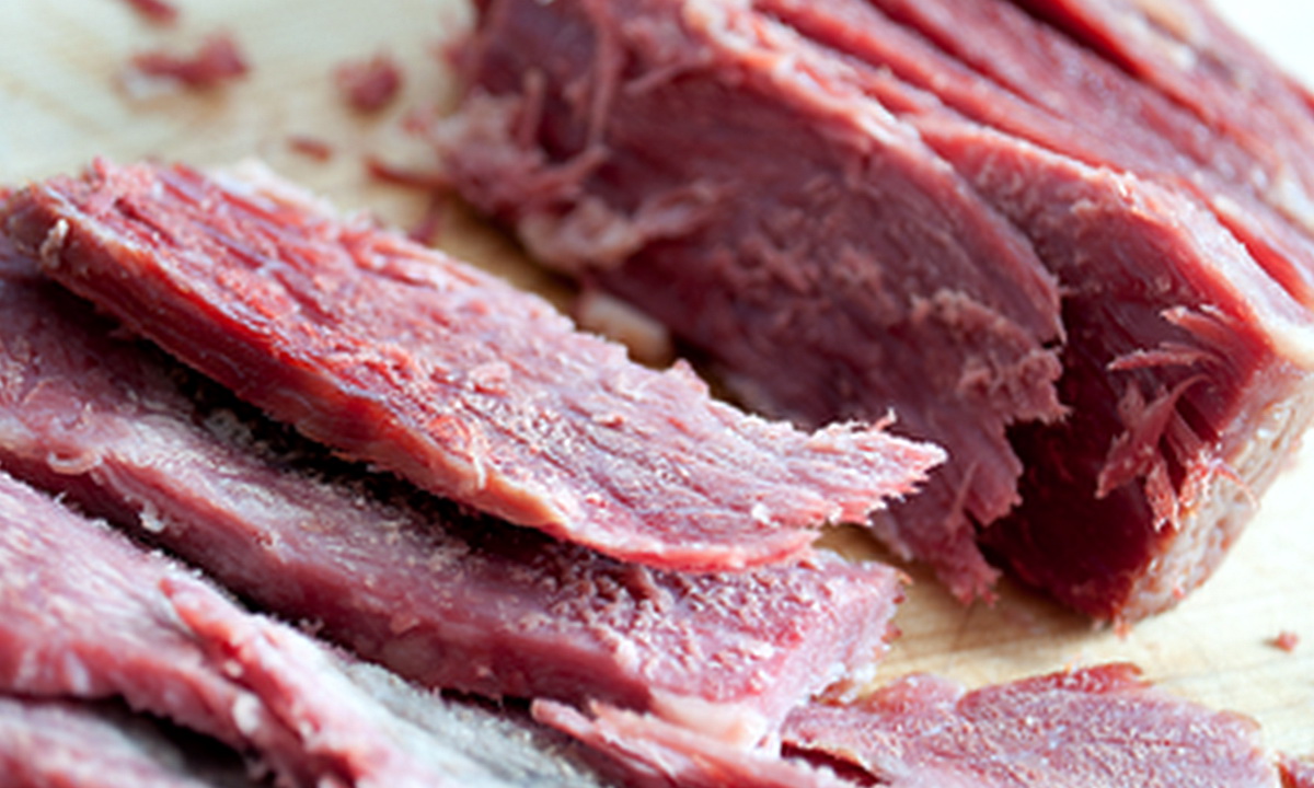 Ученые рассказали, что недоваренное мясо может стать причиной таксоплазмоза