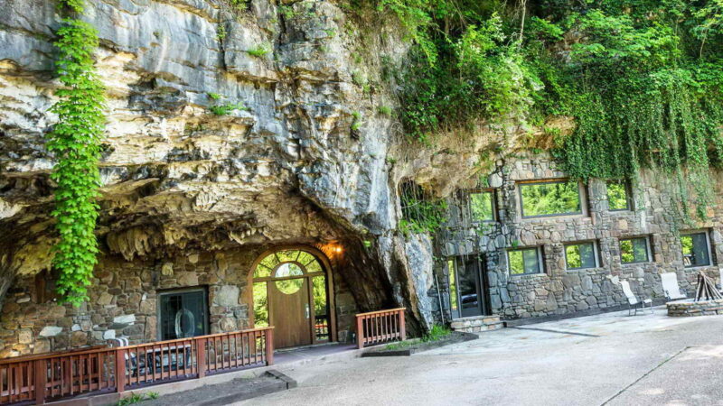 12 пещерных домов, где живут люди