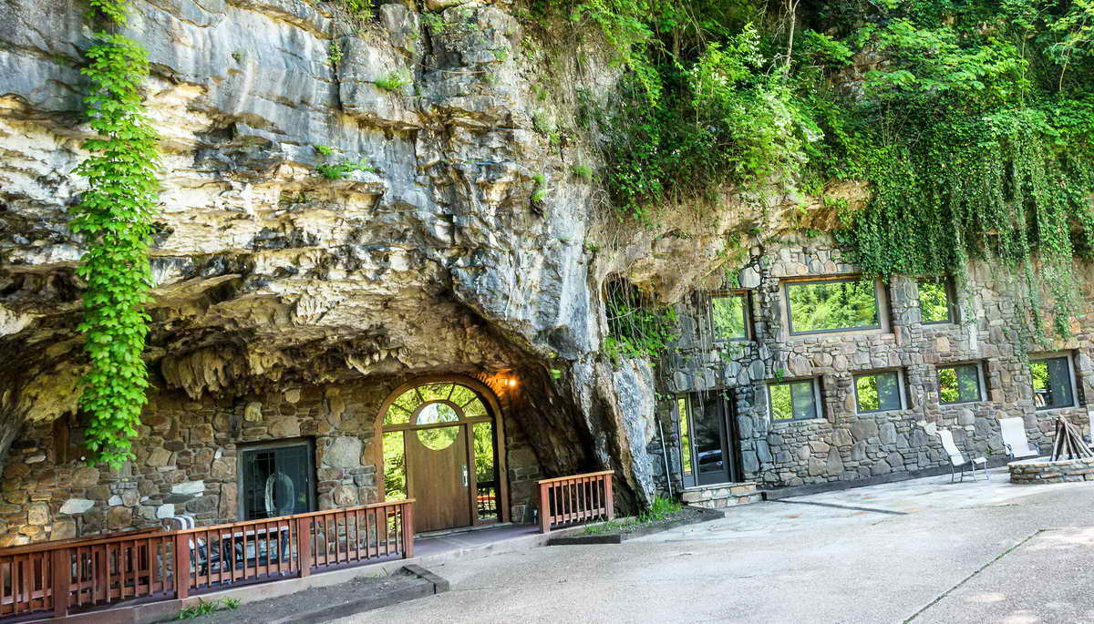 12 пещерных домов, где живут люди