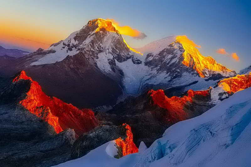 Восход солнца над Андами Перу