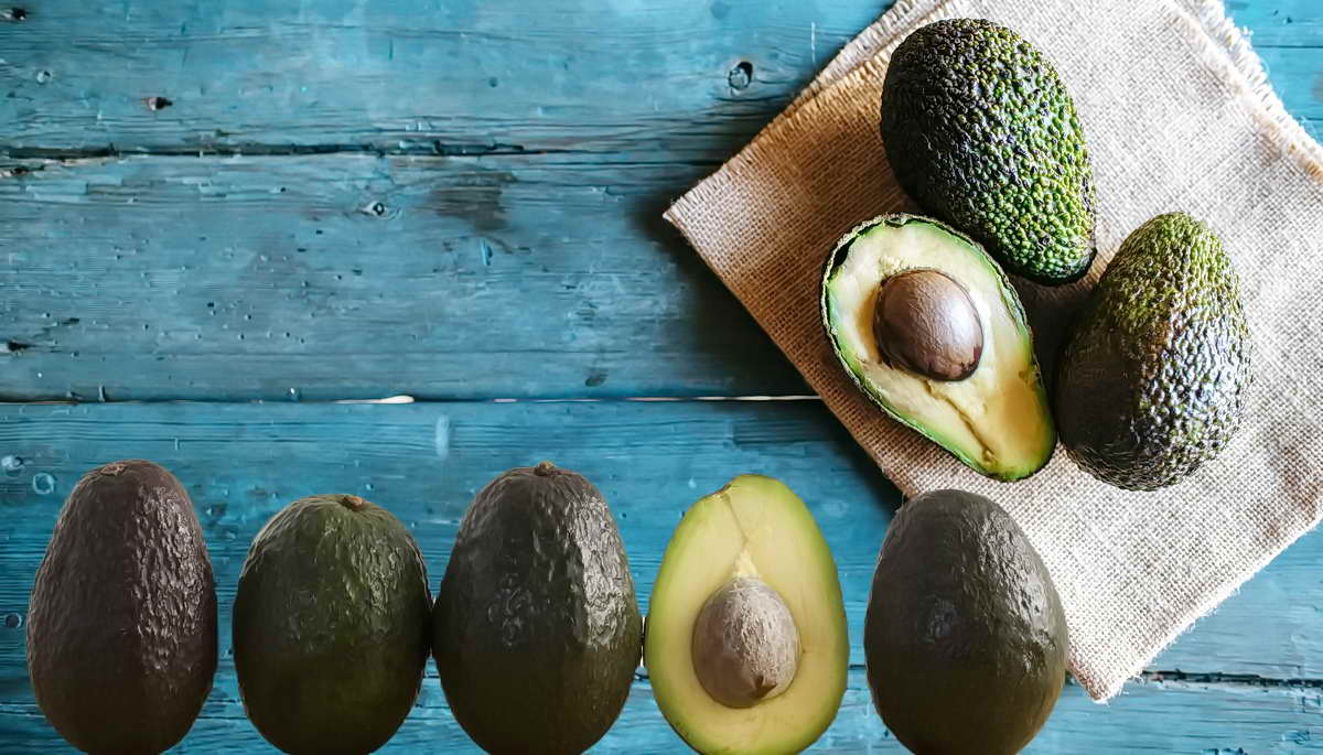 Как выбрать, почистить и съесть авокадо