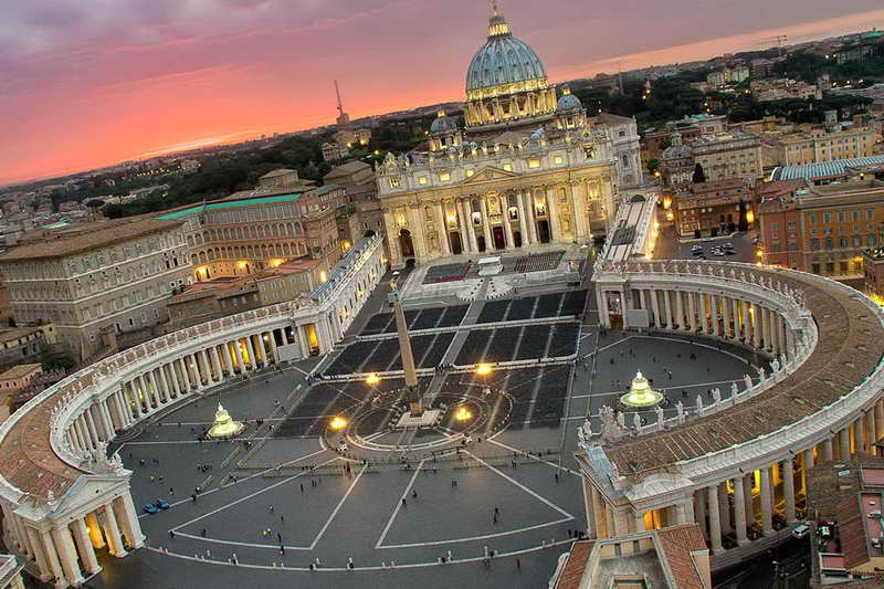 Ватикан площадь вечер